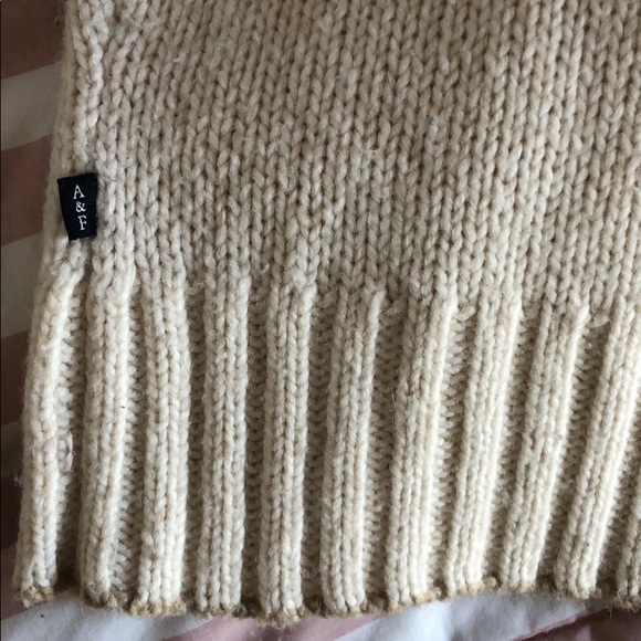 Snowflake sweater - Picture 5 of 5